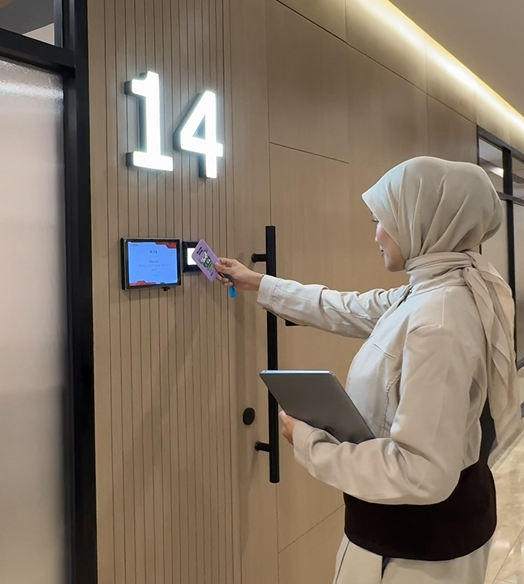 Transformasi Digital Pendidikan: Mengapa Smart Presence System Jadi Standar Baru Kampus Top?