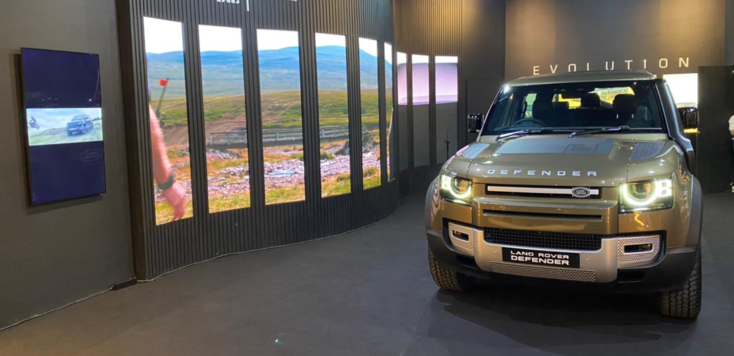 Land Rover Pop Up Store di Ashta District 8